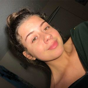 Meet your Posher, Alejandra nicole